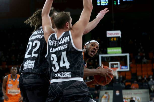 浦和红钻队 浦和红钻队